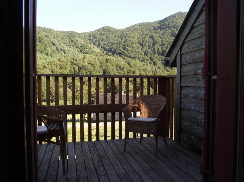 Les Chalets De La Foret D'Issaux Osse-en-Aspe Oda fotoğraf